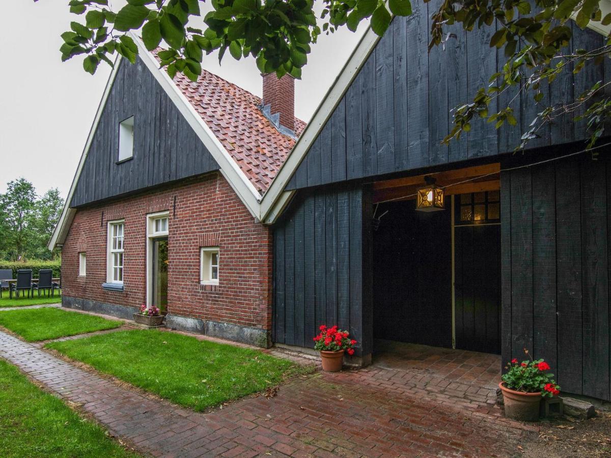 فيلا Quaint Farmhouse In Enschede With Terrace المظهر الخارجي الصورة